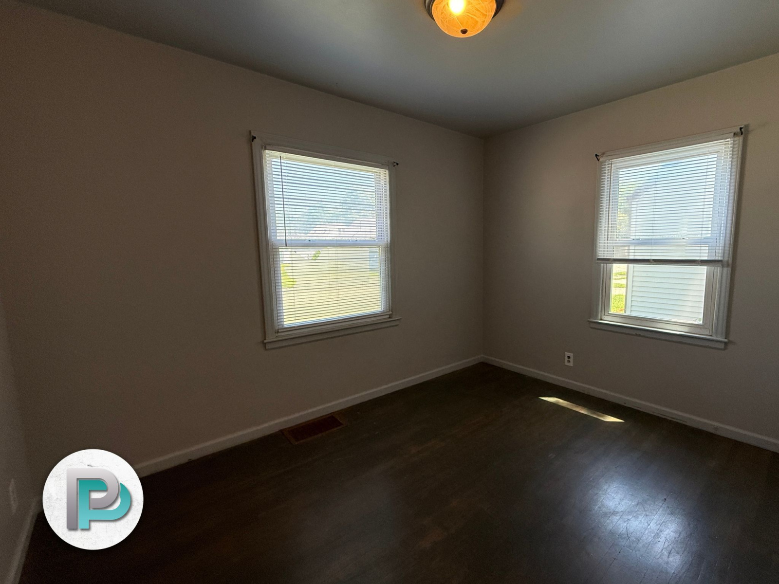 1544 N Hampshire Ave, Mason City, Iowa 50401, 2 Bedrooms Bedrooms, ,1 BathroomBathrooms,House,For Rent,N Hampshire Ave,1096