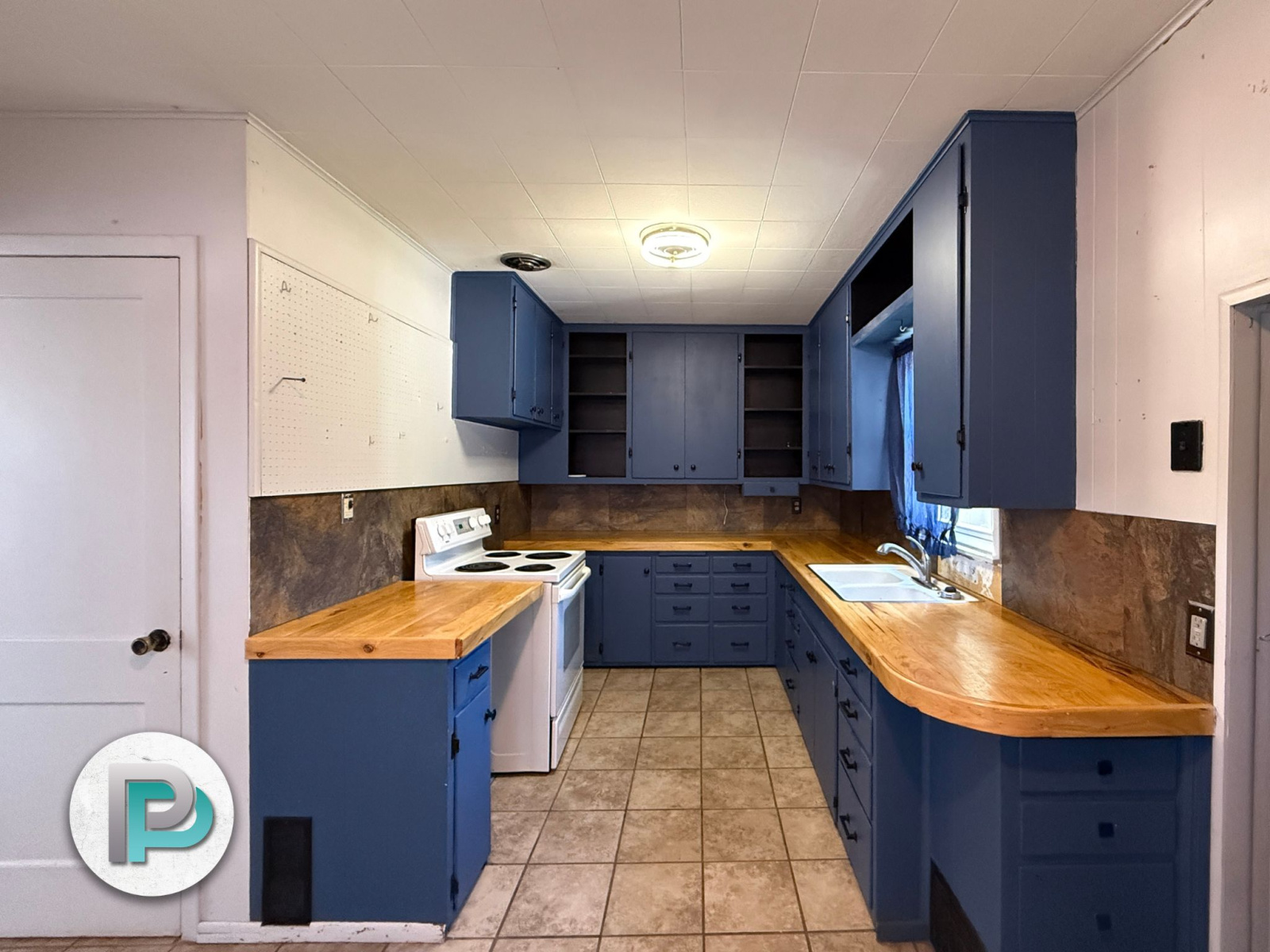 1544 N Hampshire Ave, Mason City, Iowa 50401, 2 Bedrooms Bedrooms, ,1 BathroomBathrooms,House,For Rent,N Hampshire Ave,1096