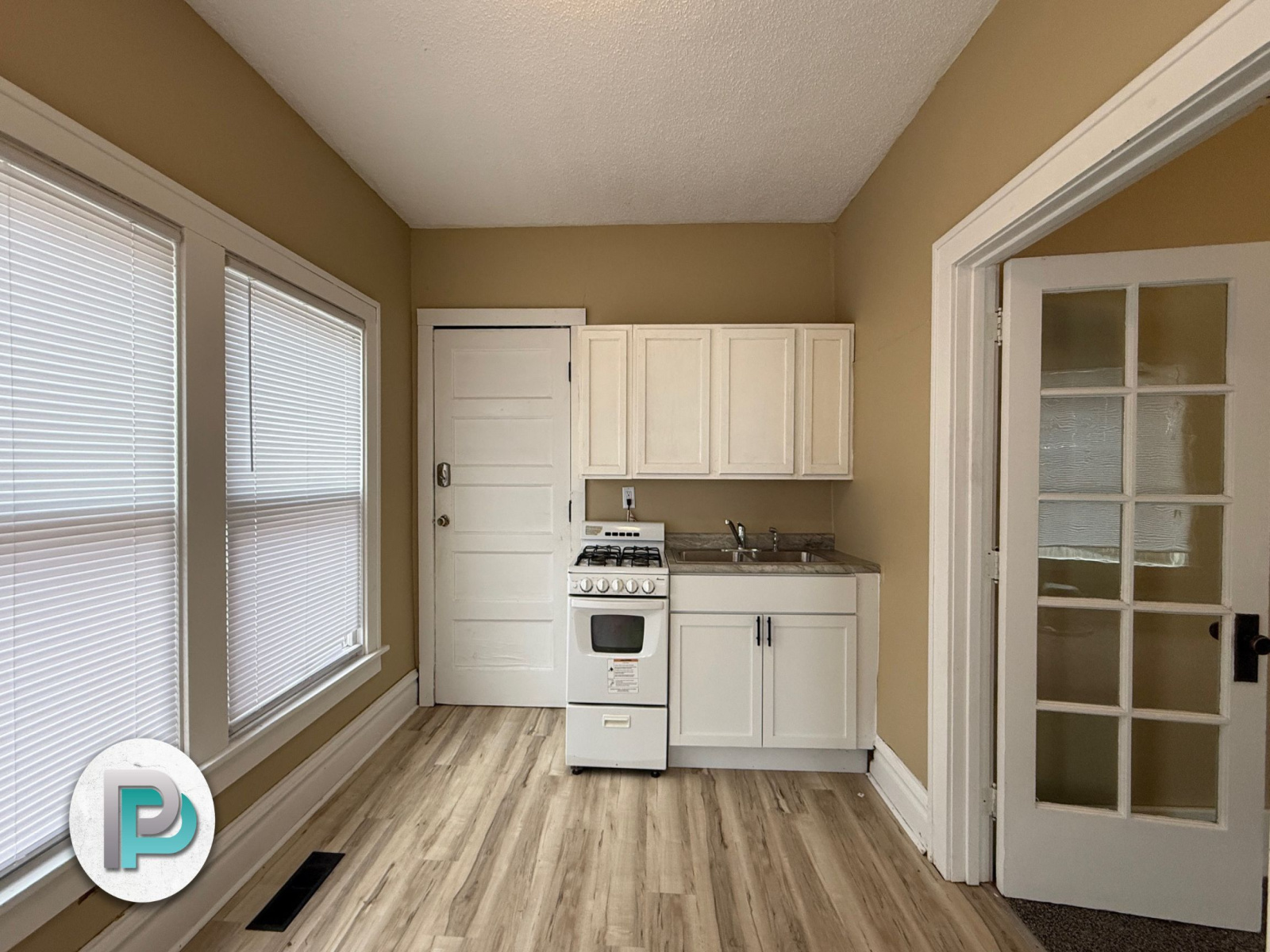 305 N Adams Ave Unit# 2, Mason City, Iowa 50401, ,1 BathroomBathrooms,Apartment,For Rent,N Adams Ave Unit# 2,1210