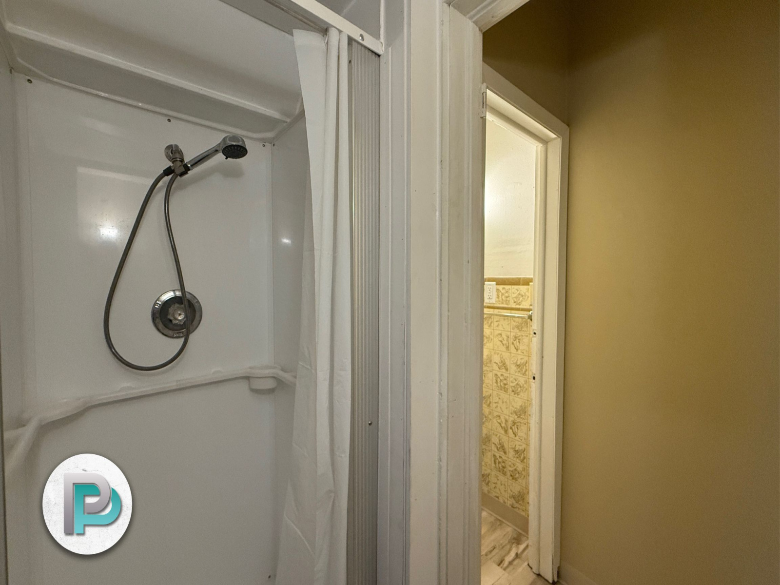 305 N Adams Ave Unit# 2, Mason City, Iowa 50401, ,1 BathroomBathrooms,Apartment,For Rent,N Adams Ave Unit# 2,1210