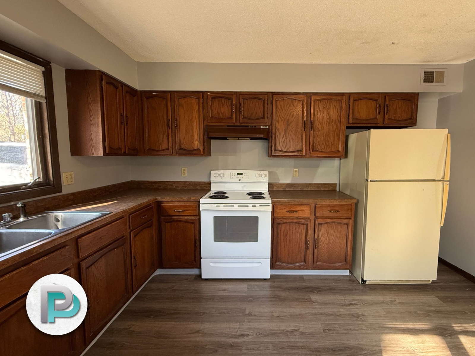 540 E State St #1, Mason City, Iowa 50401, 1 Bedroom Bedrooms, ,1 BathroomBathrooms,Apartment,For Rent,E State St #1,1352