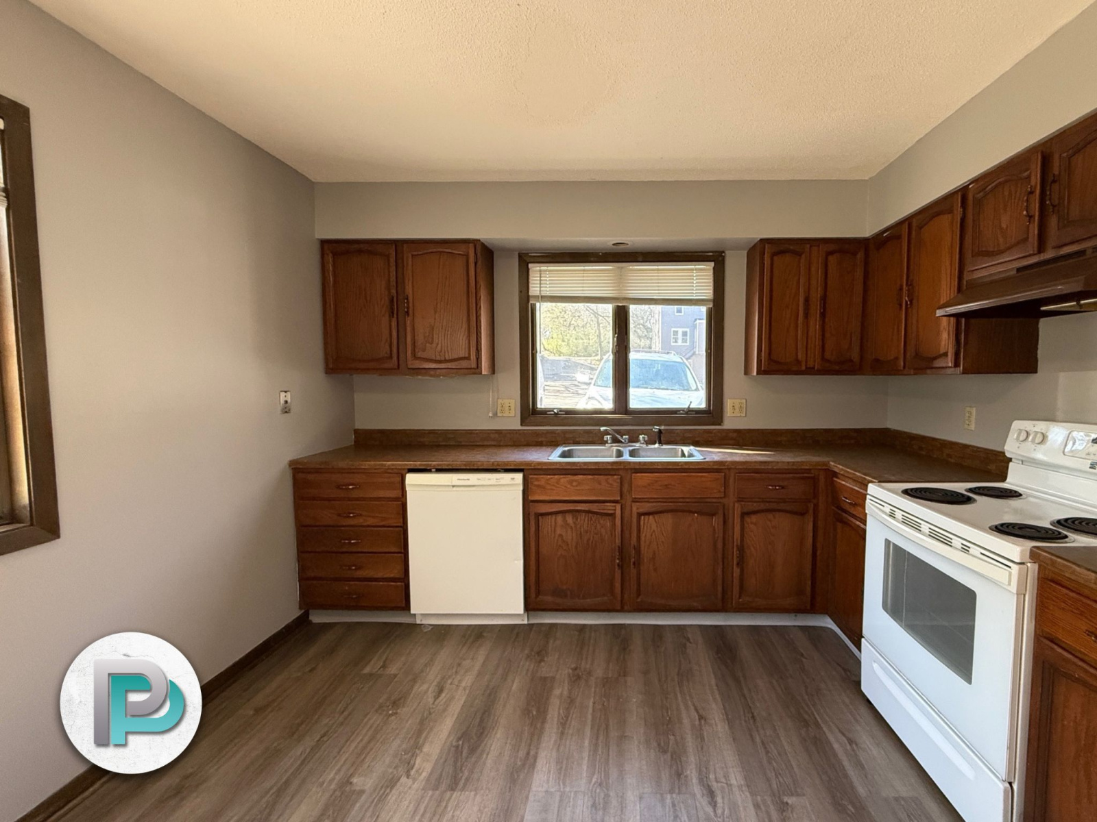 540 E State St #1, Mason City, Iowa 50401, 1 Bedroom Bedrooms, ,1 BathroomBathrooms,Apartment,For Rent,E State St #1,1352