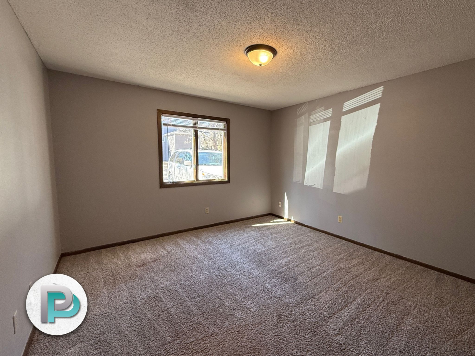 540 E State St #1, Mason City, Iowa 50401, 1 Bedroom Bedrooms, ,1 BathroomBathrooms,Apartment,For Rent,E State St #1,1352