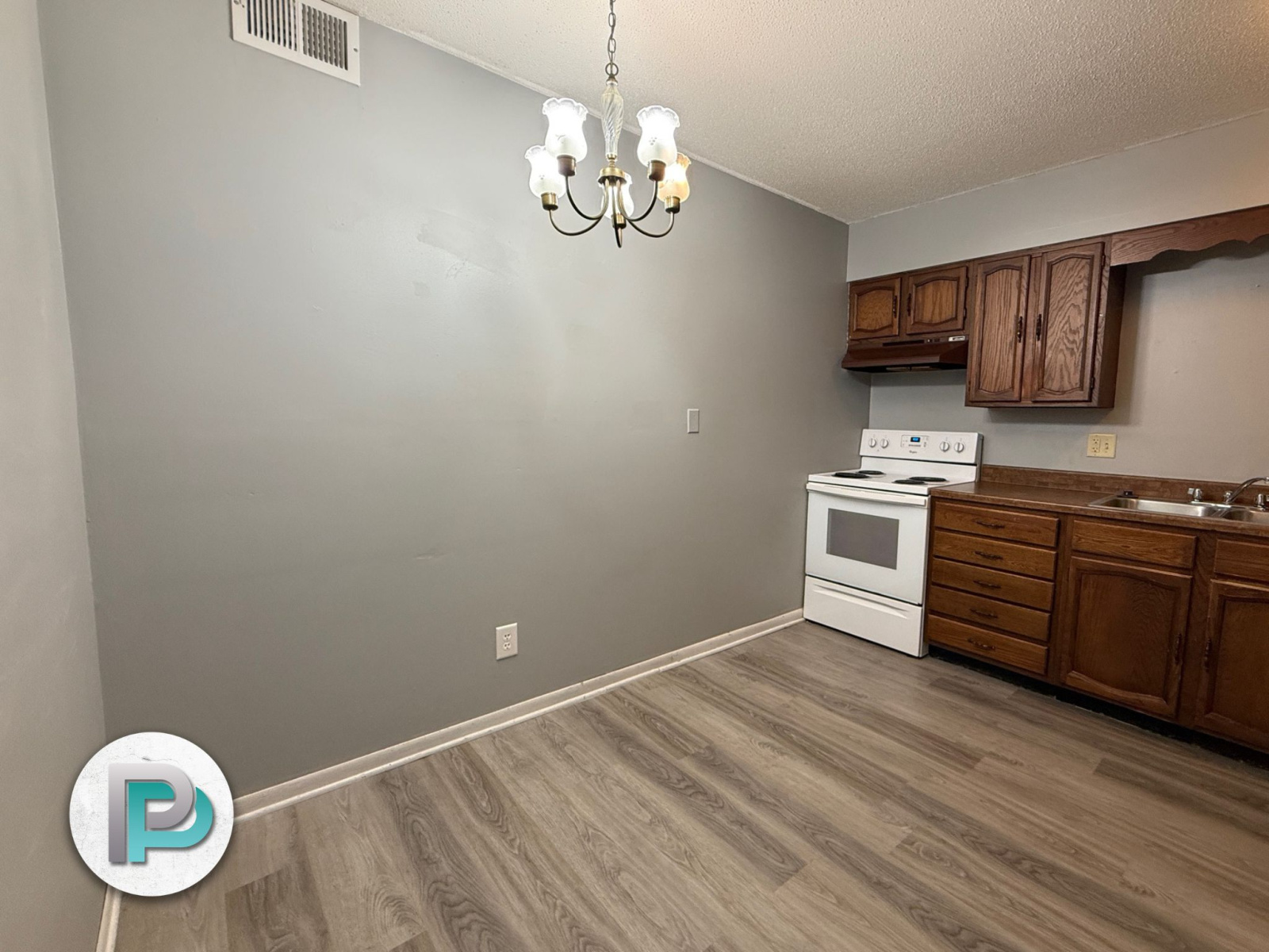 540 E State St #4, Mason City, Iowa 50401, 2 Bedrooms Bedrooms, ,1 BathroomBathrooms,Apartment,For Rent,E State St #4,1354 540 E State St #4, Mason City, Iowa 50401, 2 Bedrooms Bedrooms, ,1 BathroomBathrooms,Apartment,For Rent,E State St #4,1354