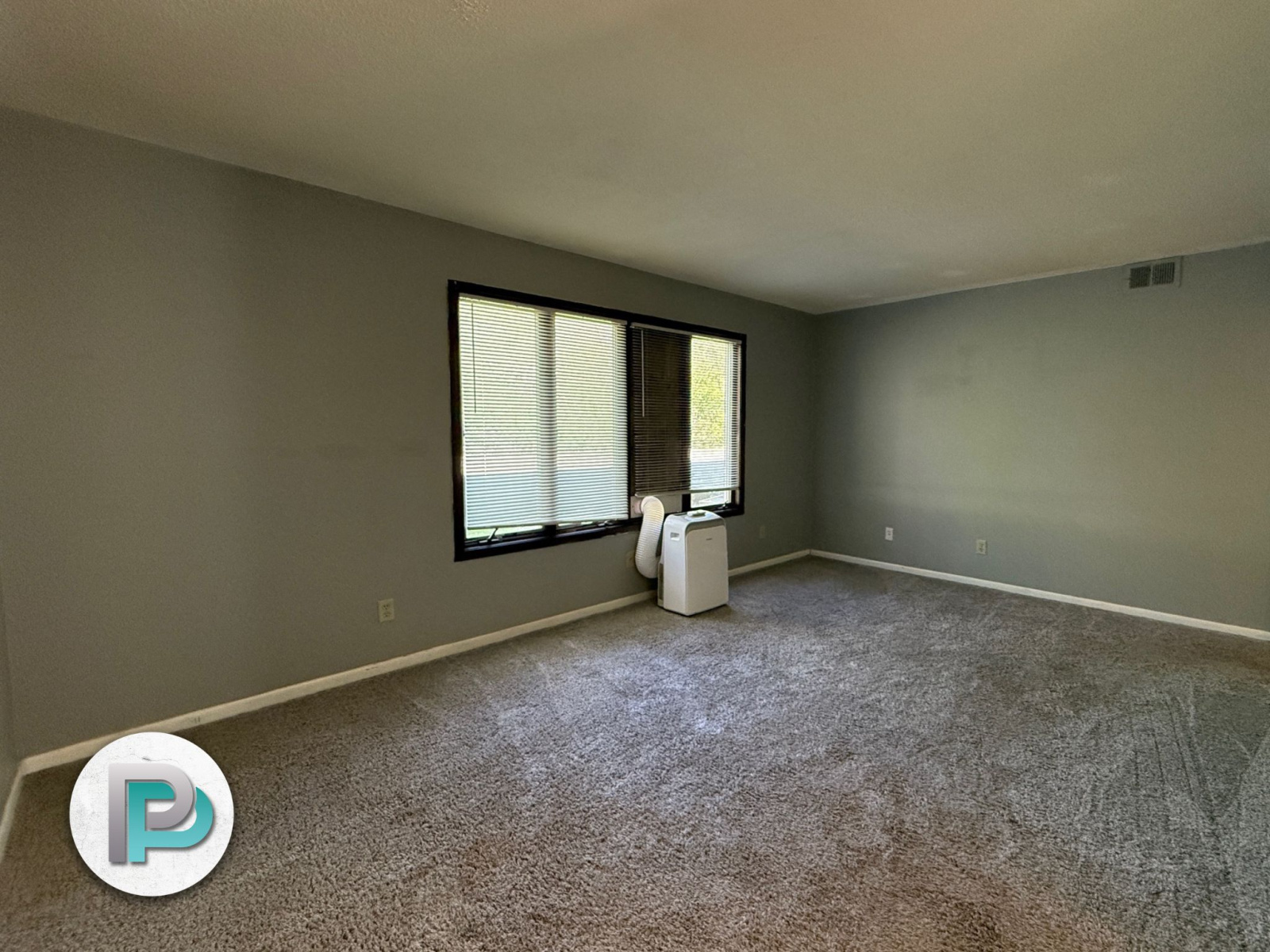 540 E State St #4, Mason City, Iowa 50401, 2 Bedrooms Bedrooms, ,1 BathroomBathrooms,Apartment,For Rent,E State St #4,1354 540 E State St #4, Mason City, Iowa 50401, 2 Bedrooms Bedrooms, ,1 BathroomBathrooms,Apartment,For Rent,E State St #4,1354