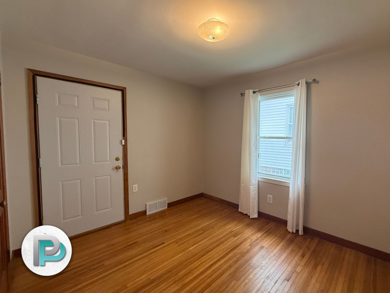 30 20th St SE, Mason City, Iowa 50401, 2 Bedrooms Bedrooms, ,1 BathroomBathrooms,House,For Rent,20th St SE ,1361