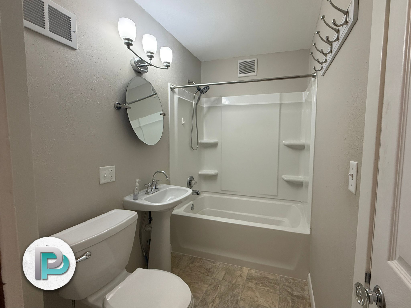 30 20th St SE, Mason City, Iowa 50401, 2 Bedrooms Bedrooms, ,1 BathroomBathrooms,House,For Rent,20th St SE ,1361