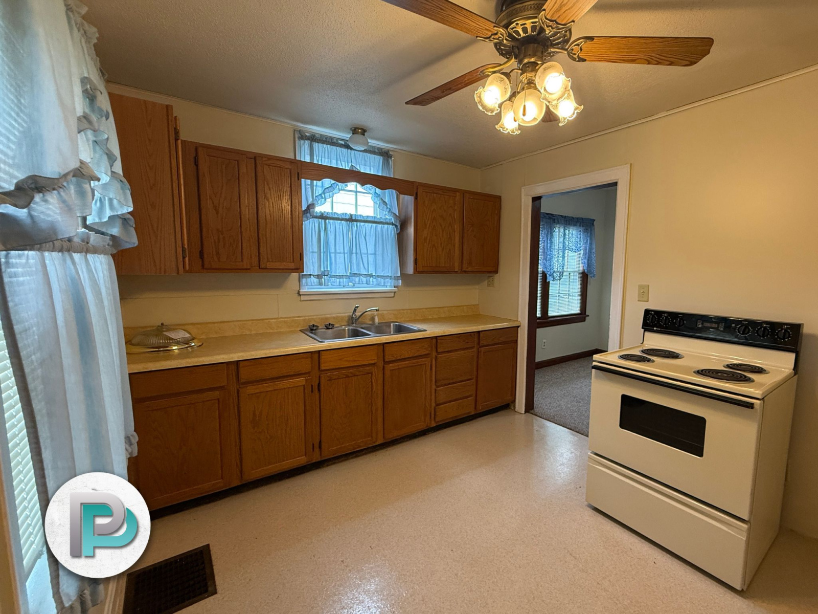 1220 N Adams Ave, Mason City, Iowa 50401, 2 Bedrooms Bedrooms, ,1 BathroomBathrooms,Duplex,For Rent,N Adams Ave,1362