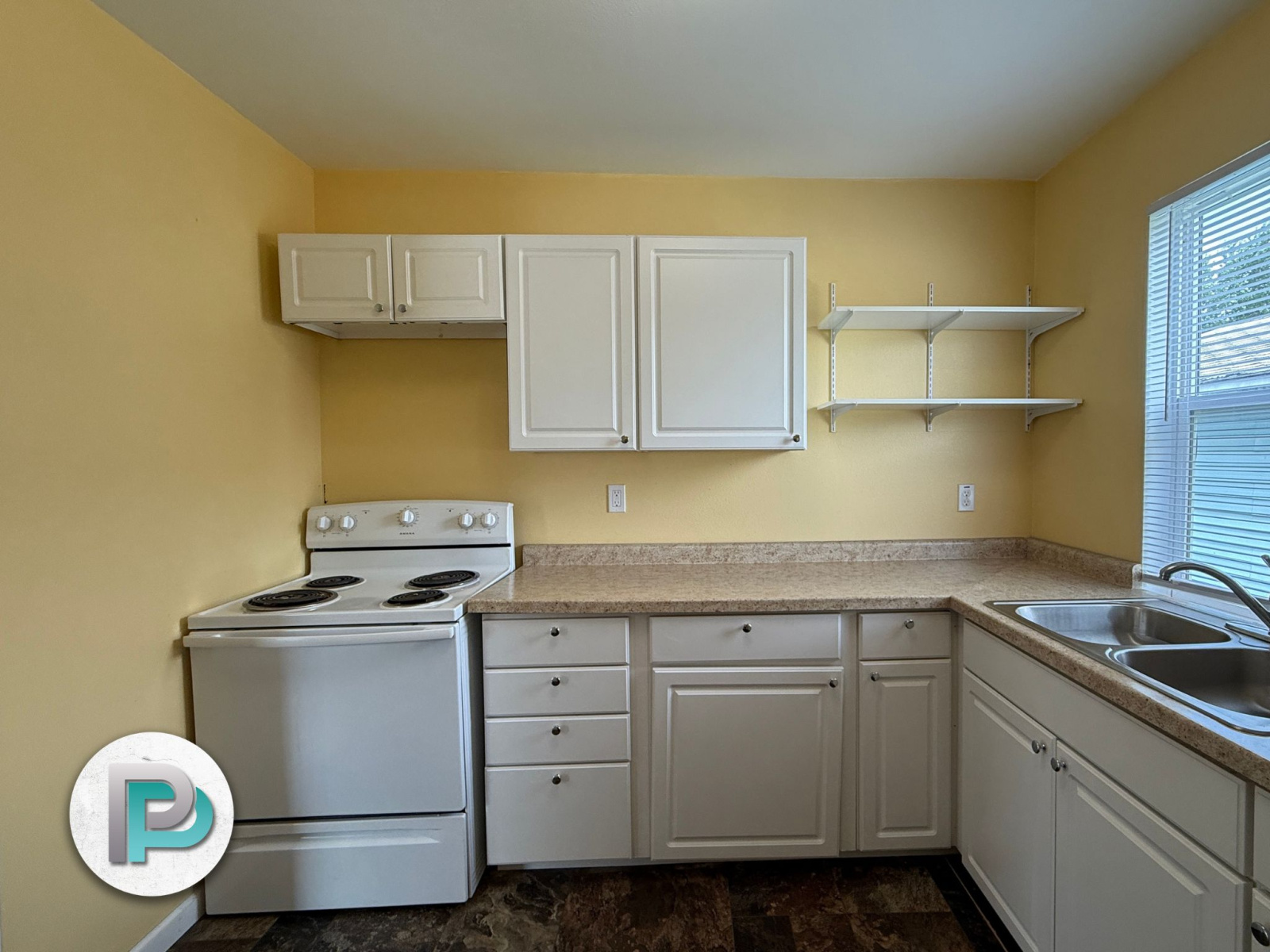 1504 N Adams Ave, Mason City, Iowa 50401, 2 Bedrooms Bedrooms, ,1 BathroomBathrooms,Duplex,For Rent,N Adams Ave,1368