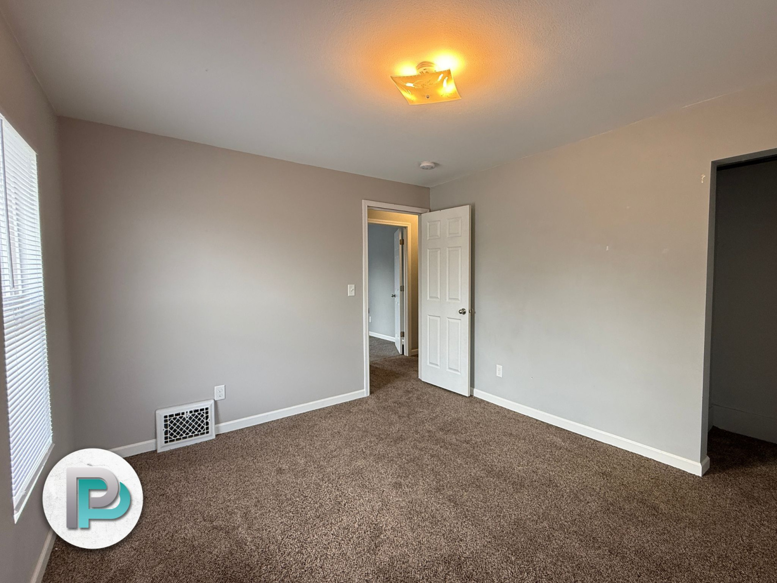 1504 N Adams Ave, Mason City, Iowa 50401, 2 Bedrooms Bedrooms, ,1 BathroomBathrooms,Duplex,For Rent,N Adams Ave,1368