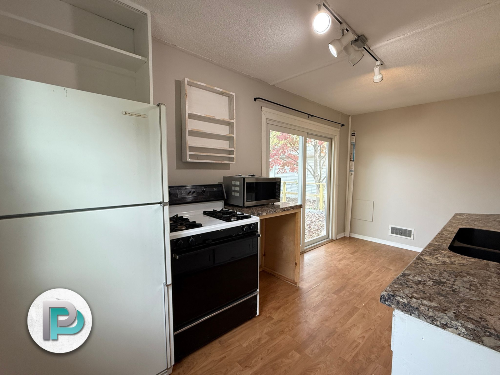 954 15th St NE, Mason City, Iowa 50401, 2 Bedrooms Bedrooms, ,1 BathroomBathrooms,House,For Rent,15th St NE,1370