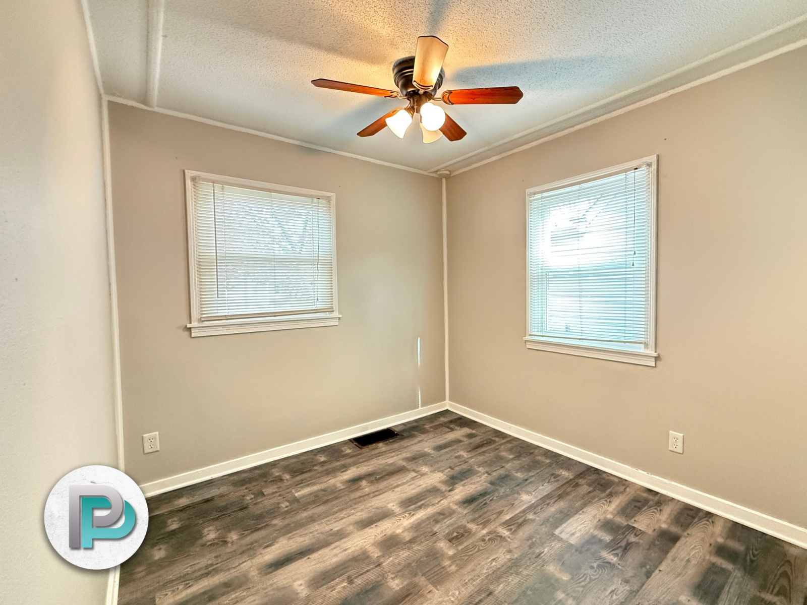 954 15th St NE, Mason City, Iowa 50401, 2 Bedrooms Bedrooms, ,1 BathroomBathrooms,House,For Rent,15th St NE,1370