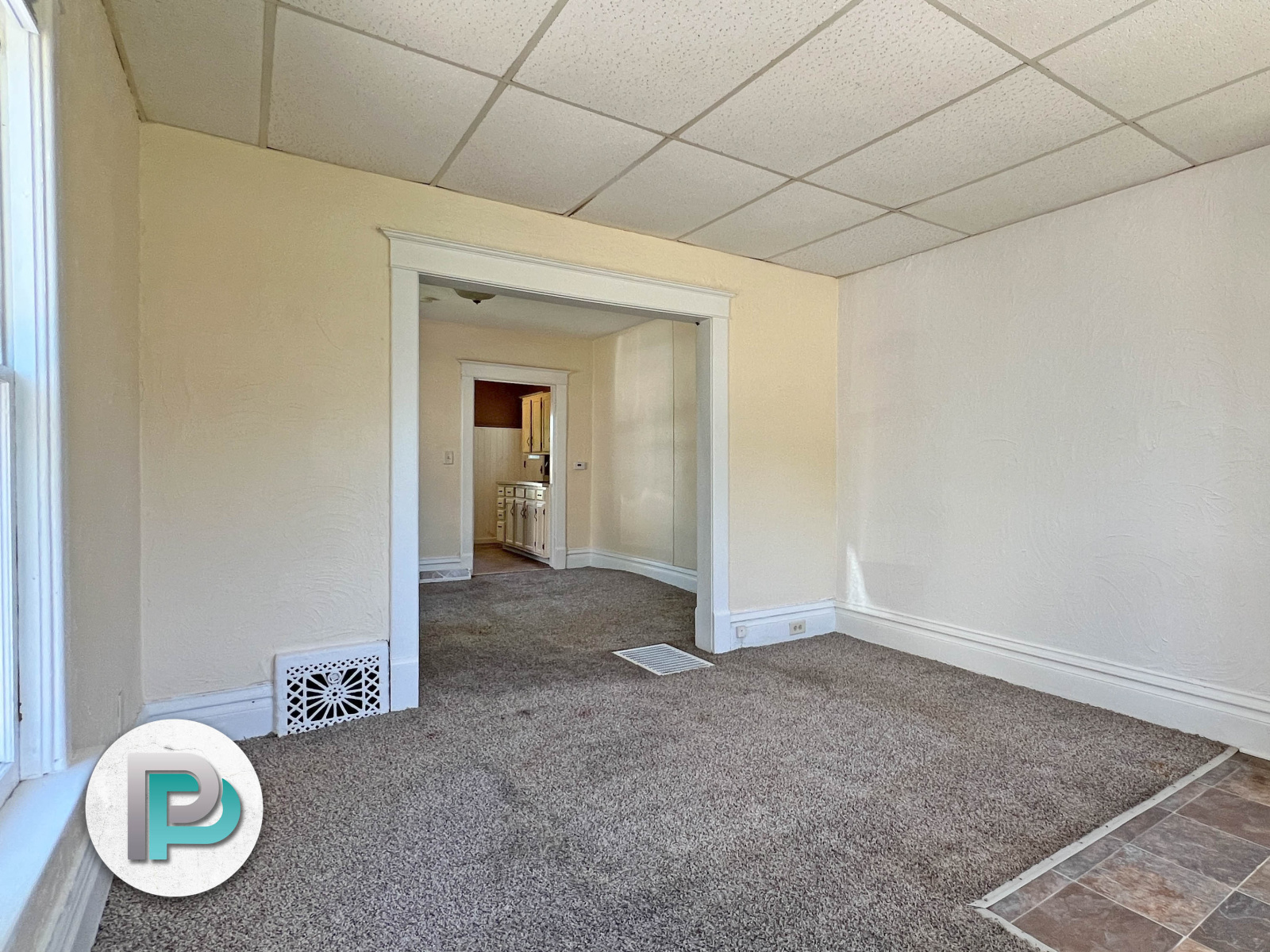 5 N Jefferson Ave, Mason City, Iowa 50401, 2 Bedrooms Bedrooms, ,1 BathroomBathrooms,Duplex,For Rent,N Jefferson Ave,1372 5 N Jefferson Ave, Mason City, Iowa 50401, 2 Bedrooms Bedrooms, ,1 BathroomBathrooms,Duplex,For Rent,N Jefferson Ave,1372