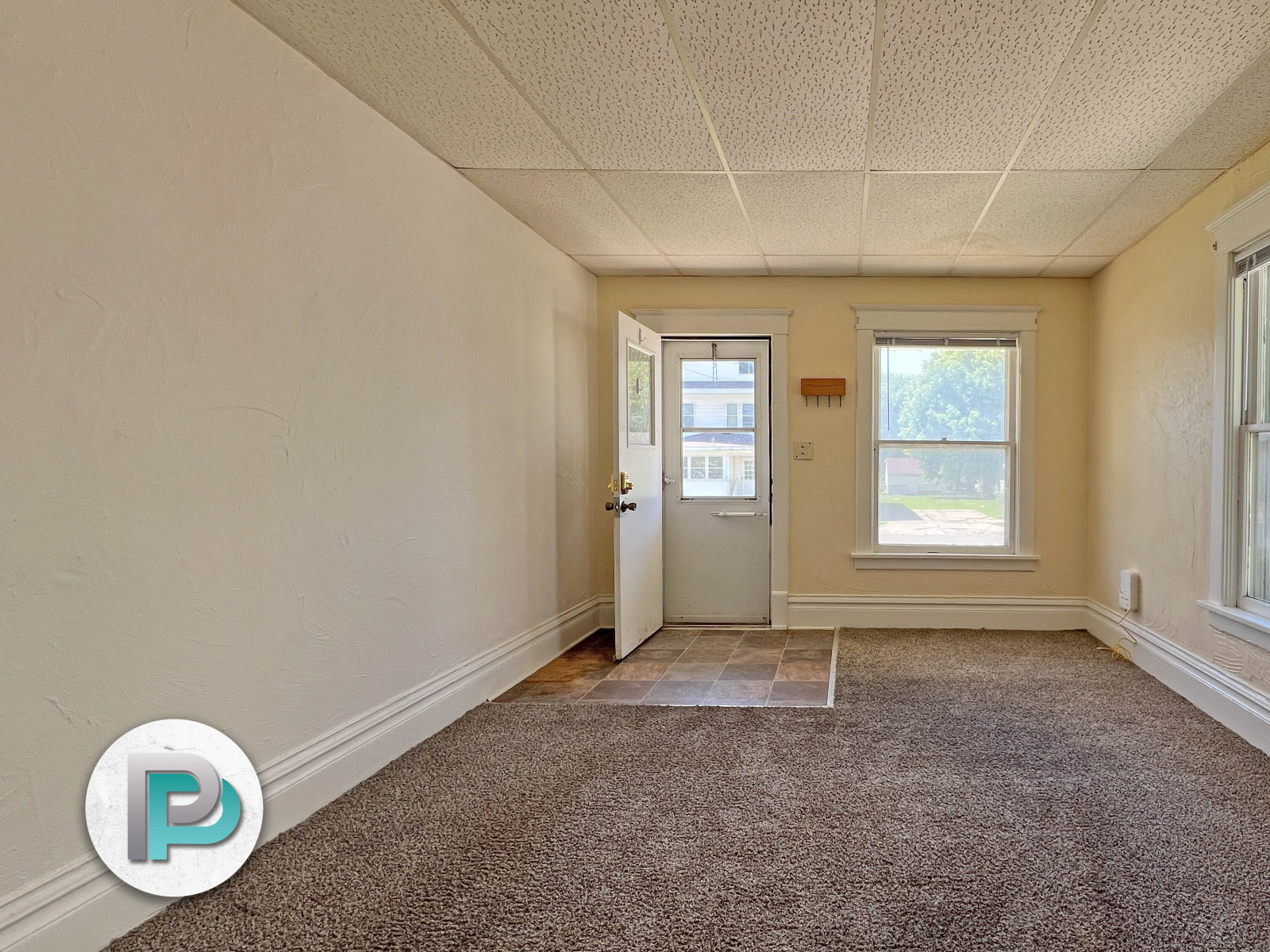 5 N Jefferson Ave, Mason City, Iowa 50401, 2 Bedrooms Bedrooms, ,1 BathroomBathrooms,Duplex,For Rent,N Jefferson Ave,1372 5 N Jefferson Ave, Mason City, Iowa 50401, 2 Bedrooms Bedrooms, ,1 BathroomBathrooms,Duplex,For Rent,N Jefferson Ave,1372