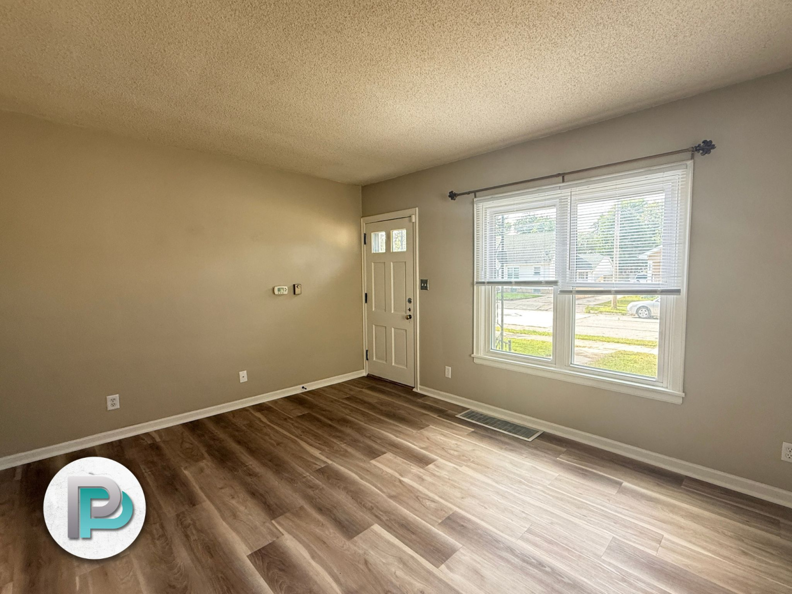 1447 N Virginia Ave, Mason City, Iowa 50401, 3 Bedrooms Bedrooms, ,2 BathroomsBathrooms,House,For Rent,N Virginia Ave ,1378