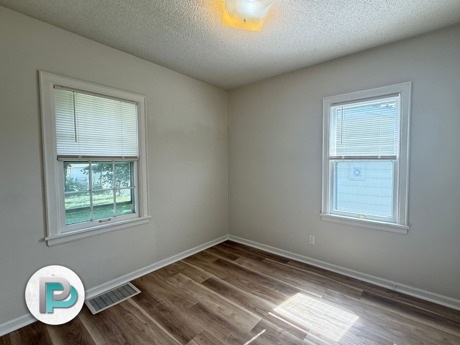 1447 N Virginia Ave, Mason City, Iowa 50401, 3 Bedrooms Bedrooms, ,2 BathroomsBathrooms,House,For Rent,N Virginia Ave ,1378