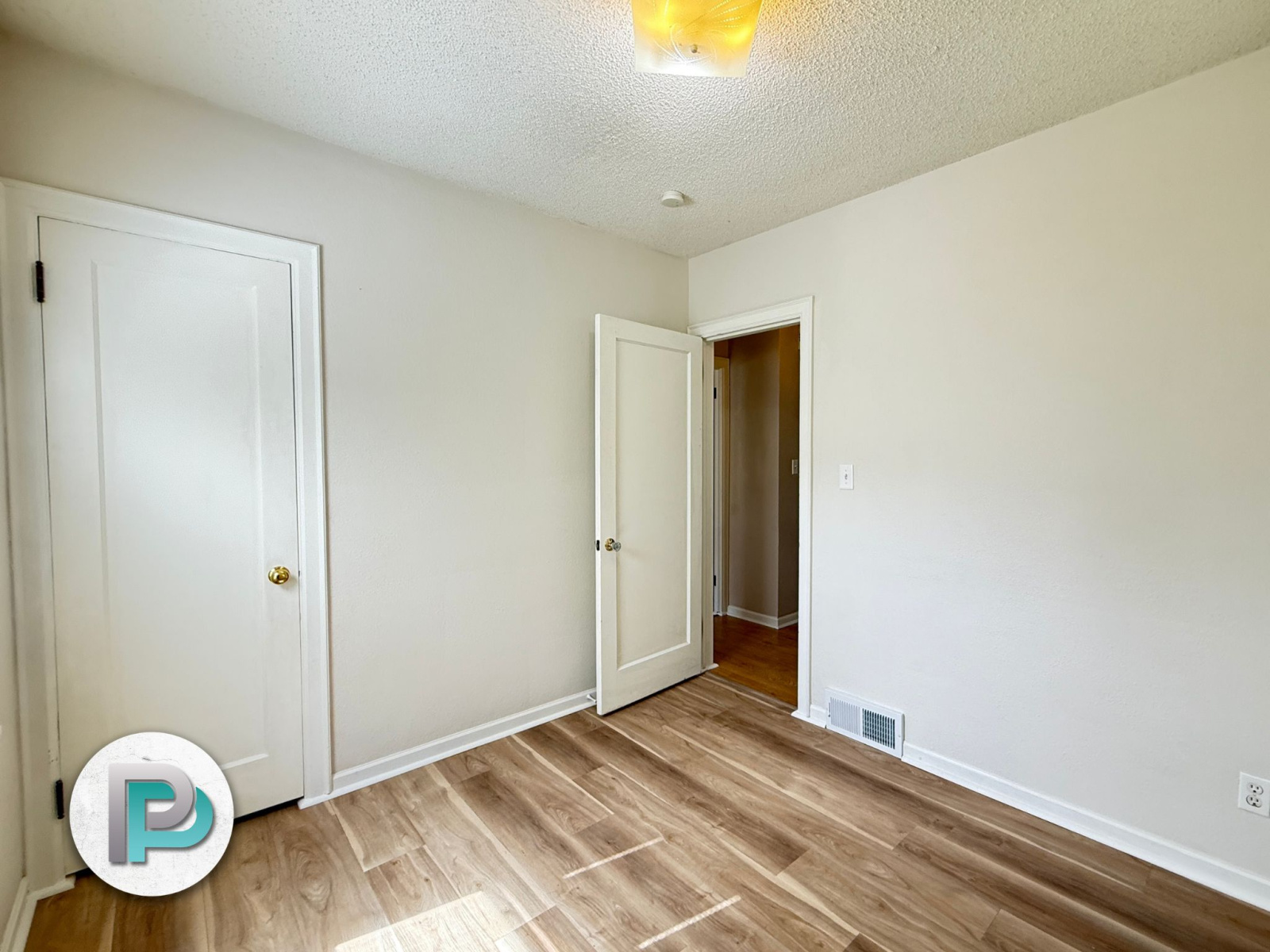 1447 N Virginia Ave, Mason City, Iowa 50401, 3 Bedrooms Bedrooms, ,2 BathroomsBathrooms,House,For Rent,N Virginia Ave ,1378