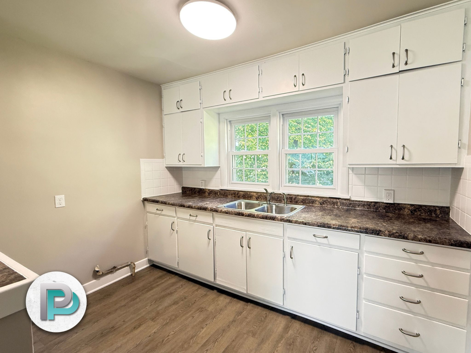 8 1/2 Rock Glen, Mason City, Iowa 50401, 1 Bedroom Bedrooms, ,1 BathroomBathrooms,Apartment,For Rent,Rock Glen,1390