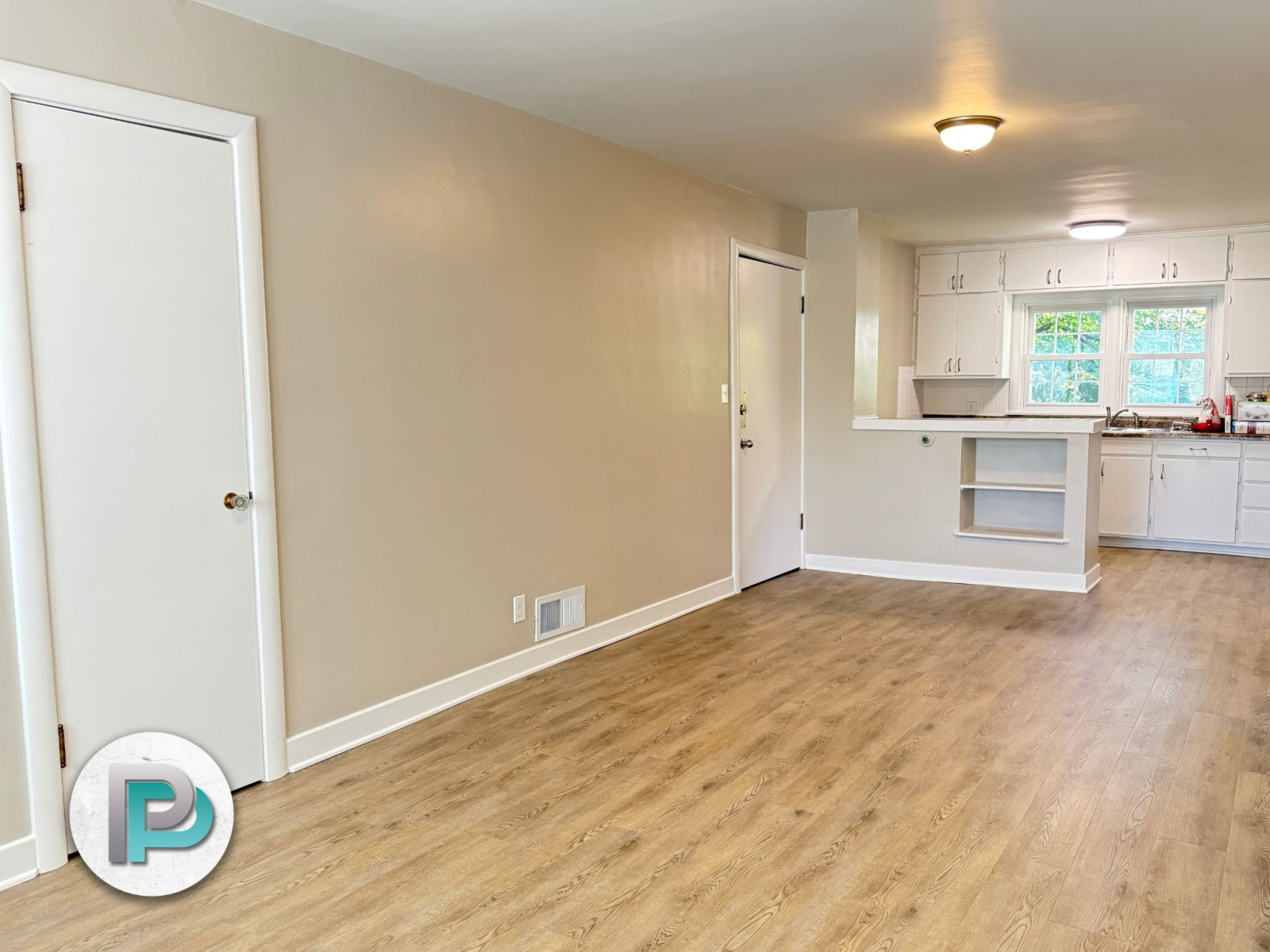 8 1/2 Rock Glen, Mason City, Iowa 50401, 1 Bedroom Bedrooms, ,1 BathroomBathrooms,Apartment,For Rent,Rock Glen,1390