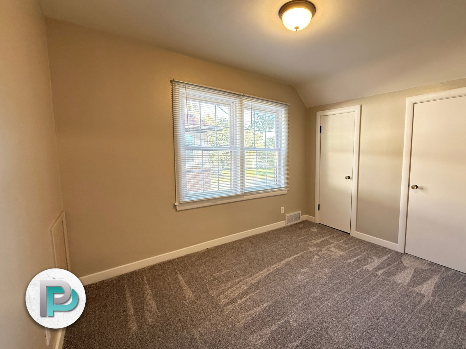 8 1/2 Rock Glen, Mason City, Iowa 50401, 1 Bedroom Bedrooms, ,1 BathroomBathrooms,Apartment,For Rent,Rock Glen,1390