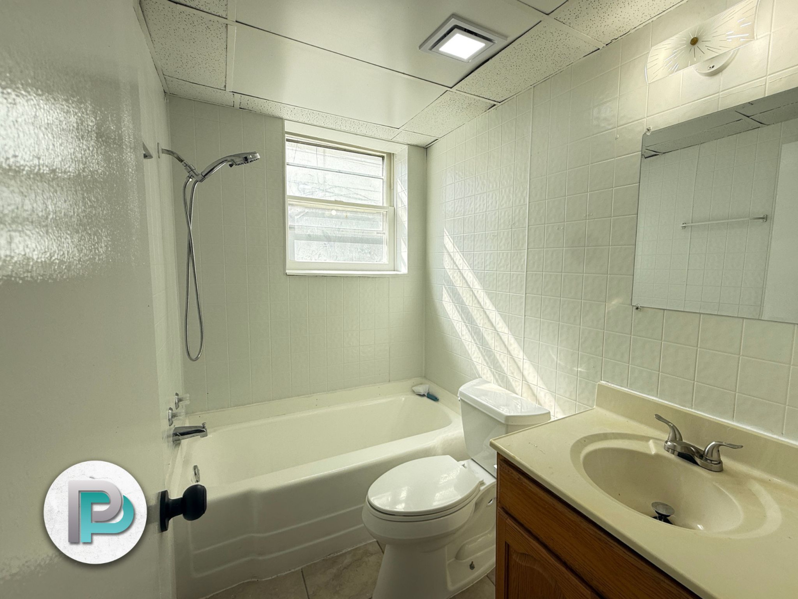 220 #11 3rd St NW, Mason City, Iowa 50401, 1 Bedroom Bedrooms, ,1 BathroomBathrooms,Apartment,For Rent,3rd St NW ,1396