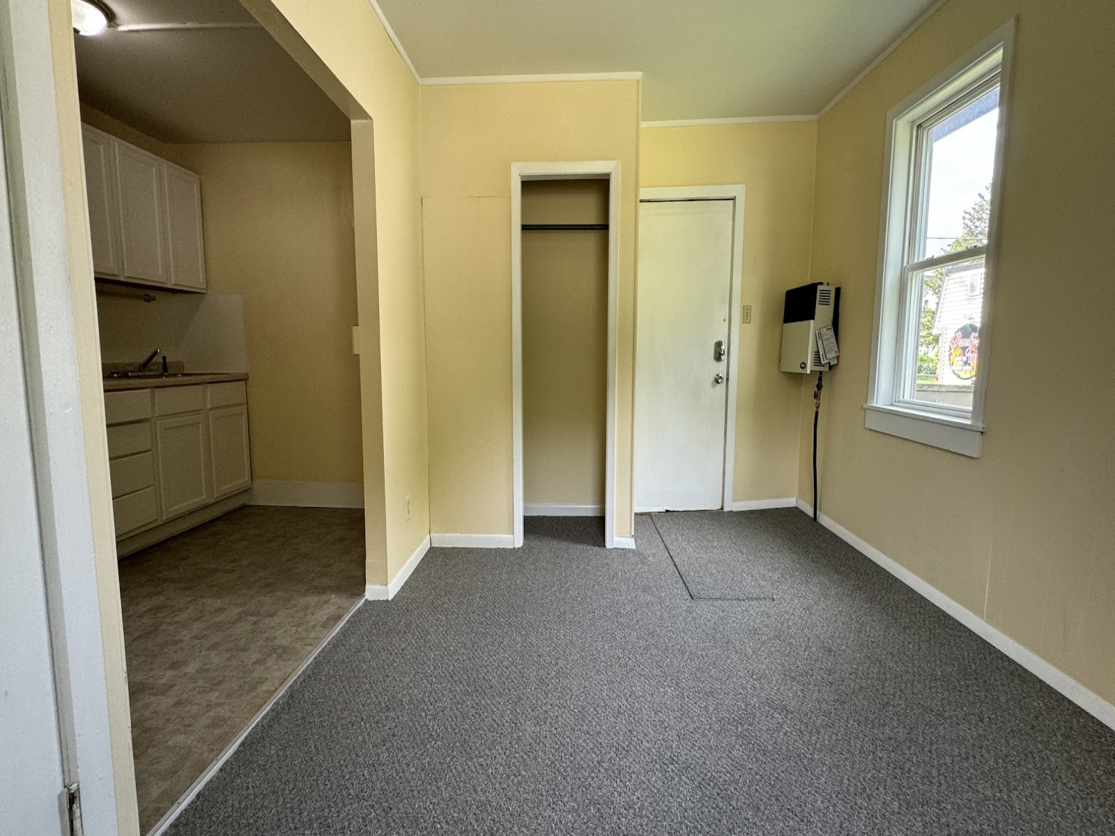 326 #8 3rd St SW, Mason City, Iowa 50401, ,1 BathroomBathrooms,Apartment,For Rent,3rd St SW,1065