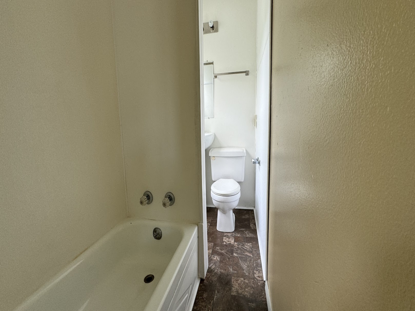 326 #8 3rd St SW, Mason City, Iowa 50401, ,1 BathroomBathrooms,Apartment,For Rent,3rd St SW,1065